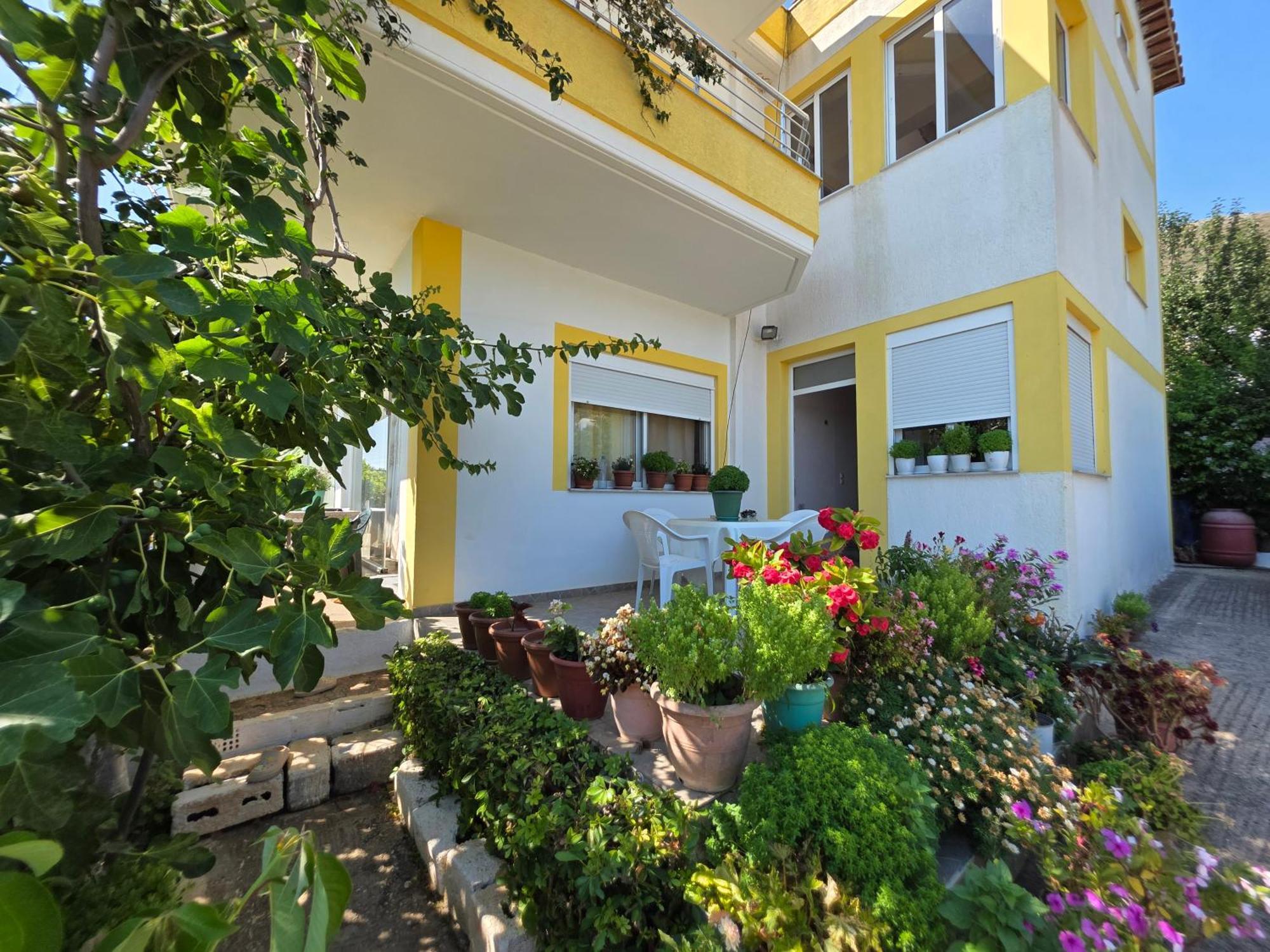 Ferienhaus Xhemi's Home&garden *